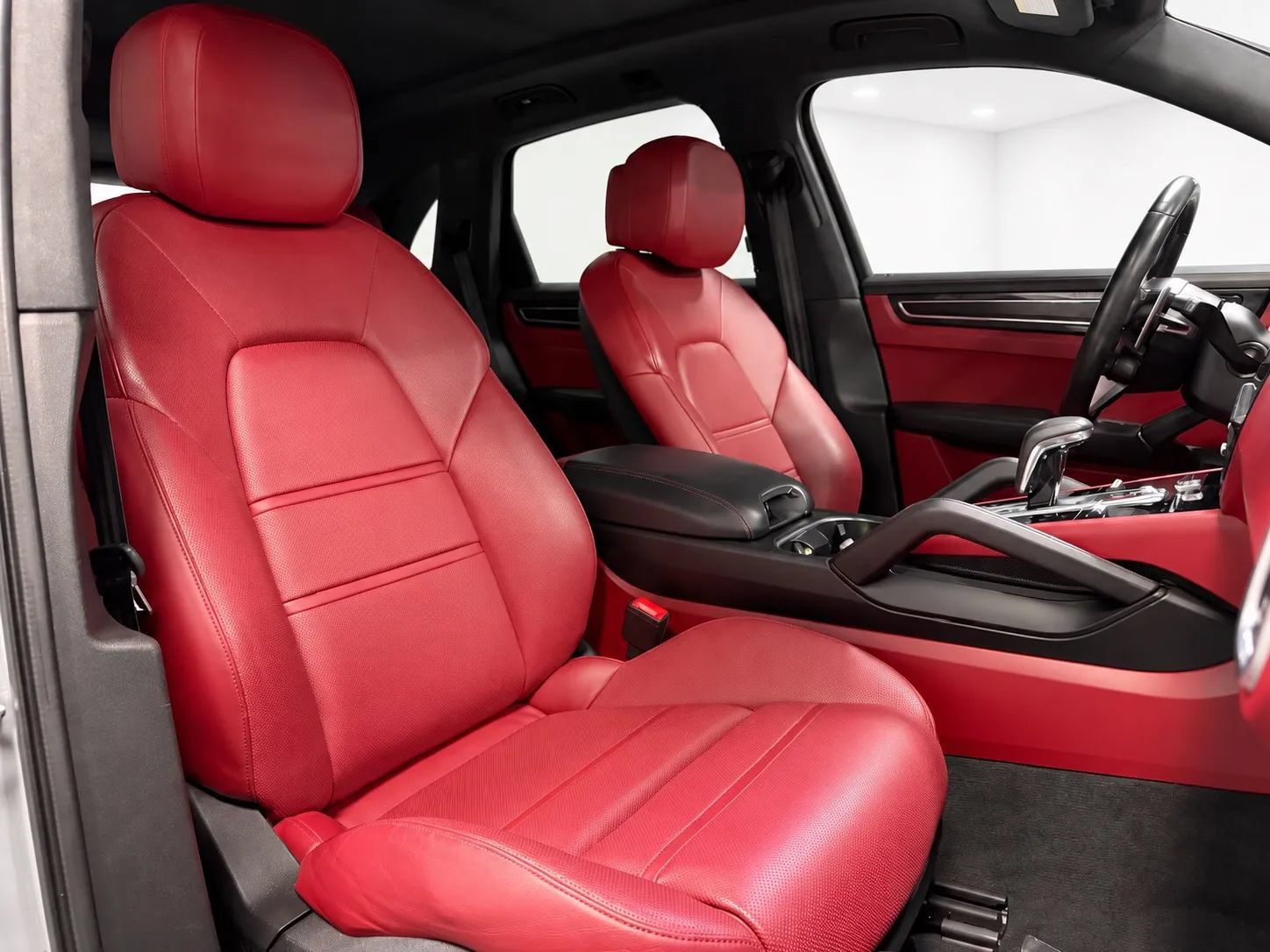 Used 2021 Porsche Cayenne GTS AWD/4WD image 27