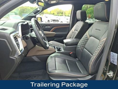 Used 2023 GMC Canyon Denali AWD/4WD image 2