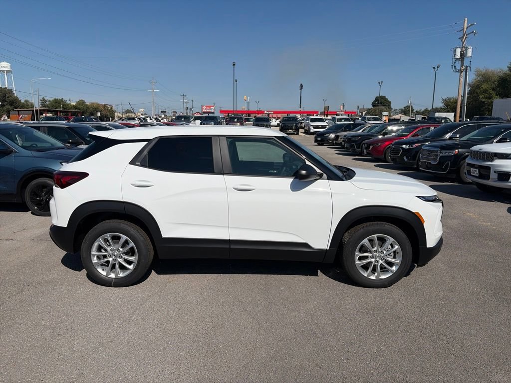 New 2026 Chevrolet TrailBlazer LS w/ LPO, Blackout Package FWD image 7
