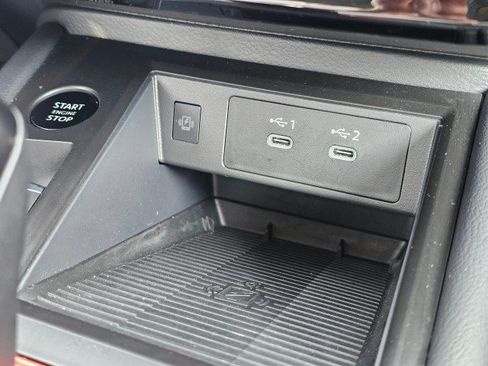 Certified 2025 Nissan Kicks SR AWD/4WD image 36