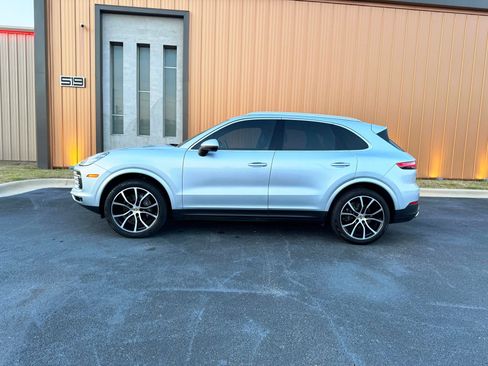 Used 2019 Porsche Cayenne AWD/4WD image 16