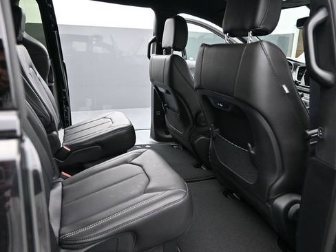 New 2026 Chrysler Pacifica Select w/ S Appearance Package image 19