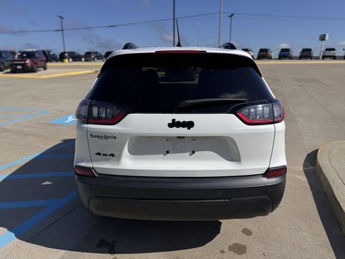 Used 2023 Jeep Cherokee Altitude Lux image 4