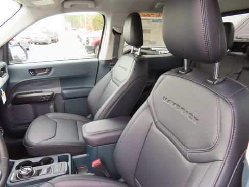 New 2026 Ford Maverick Lariat w/ Black Appearance Package image 15