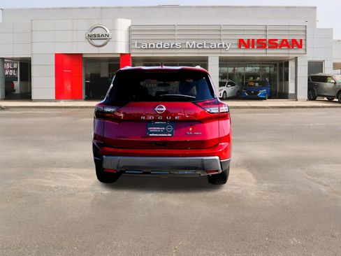 Used 2025 Nissan Rogue SL image 4