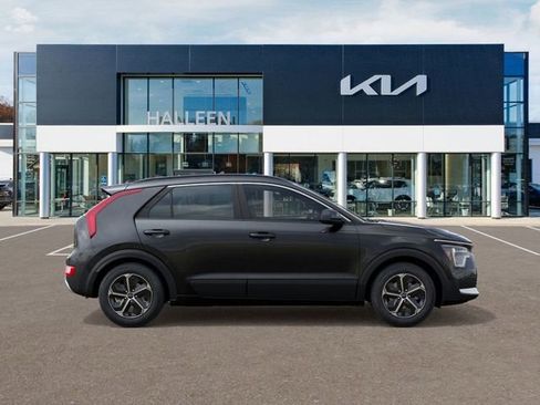 New 2026 Kia Niro LX image 7