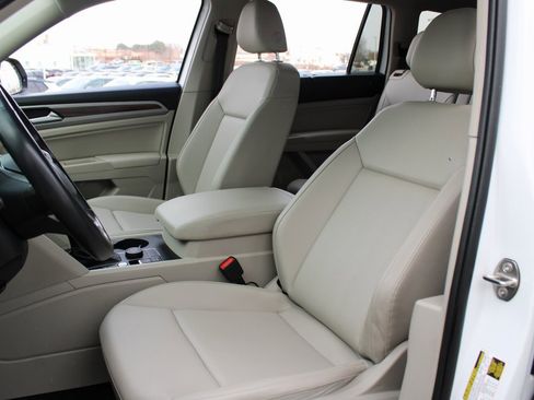 Certified 2021 Volkswagen Atlas SE image 8