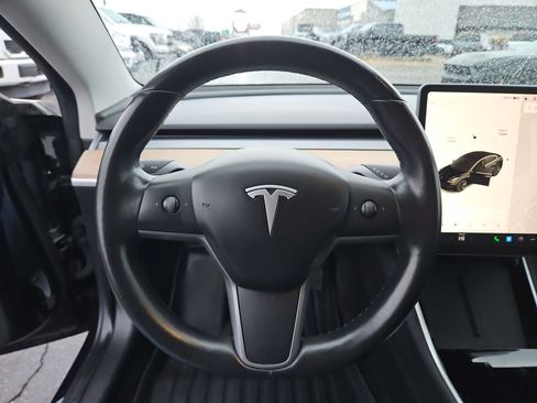 Used 2018 Tesla Model 3 Long Range image 19