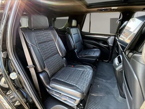 Used 2025 Cadillac Escalade Sport Platinum w/ LPO, Floor Liner Package AWD/4WD image 29