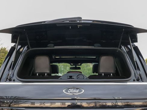 Used 2023 Ford Expedition Limited image 40