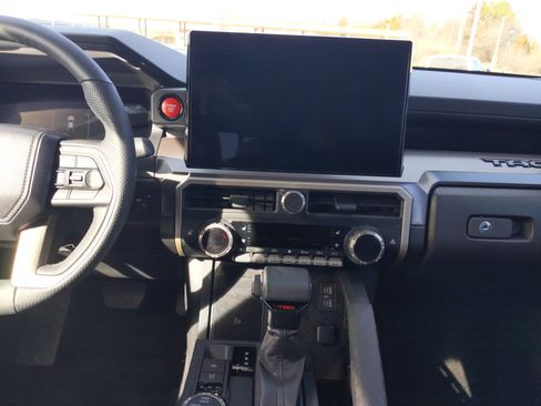 Certified 2025 Toyota Tacoma TRD Off-Road w/ TRD Off Road Premium Package image 30