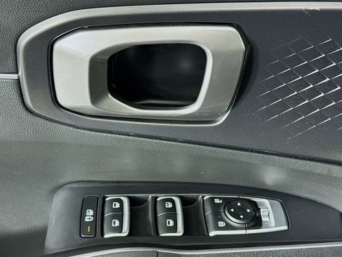 Used 2023 Kia Sorento S image 23