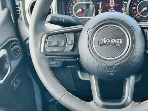 Used 2024 Jeep Wrangler Willys image 13