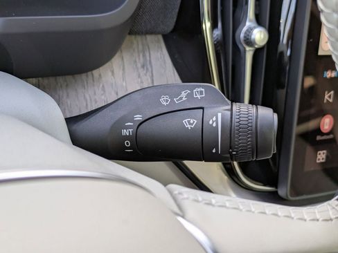 New 2026 Volvo XC90 B6 Ultra w/ Protection Package image 38