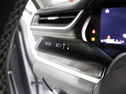 Used 2023 Jeep Grand Cherokee Limited w/ Black Appearance Package image 36