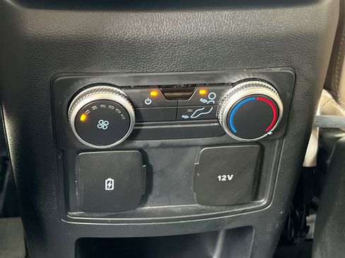 Used 2021 Ford Explorer XLT w/ Equipment Group 202A image 14