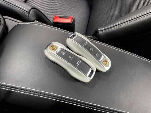 Used 2022 Porsche 911 GT3 image 37