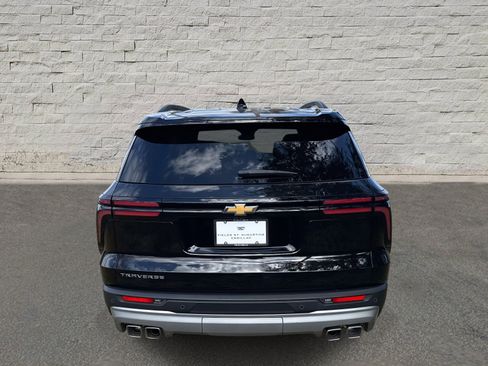 Used 2025 Chevrolet Traverse LT image 6