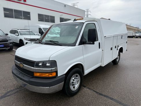 Used 2018 Chevrolet Express 3500 w/ Power Convenience Package RWD image 1