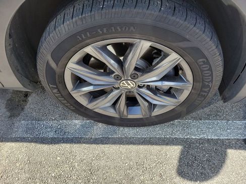 Used 2023 Volkswagen Tiguan SE FWD image 5