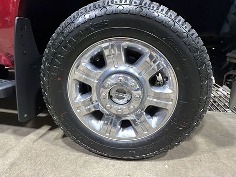 Used 2015 Ford F250 Lariat w/ Chrome Package image 9