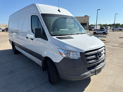 Used 2023 Mercedes-Benz Sprinter 2500 image 17