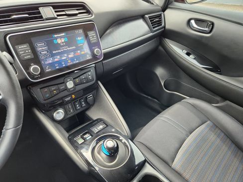 Certified 2025 Nissan Leaf SV Plus FWD image 16