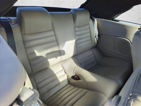 Used 2010 Ford Mustang Convertible RWD image 22