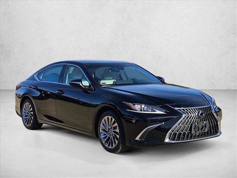 Used 2024 Lexus ES 350 w/ Luxury Package image 3