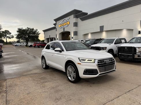 Used 2018 Audi Q5 Prestige w/ Prestige Package AWD/4WD image 2