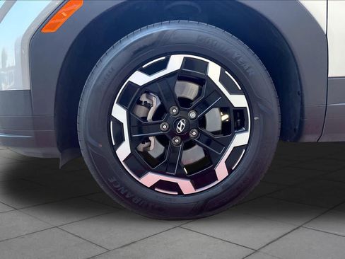 Used 2025 Hyundai Santa Fe SEL FWD image 10
