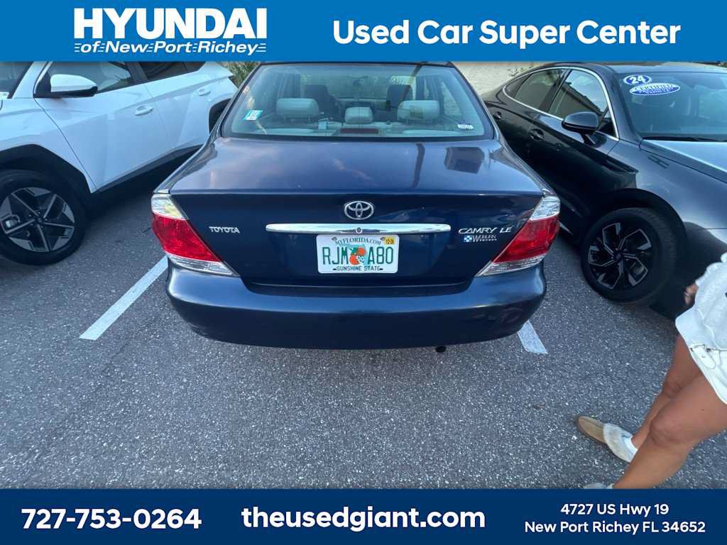 Used 2005 Toyota Camry LE FWD image 9