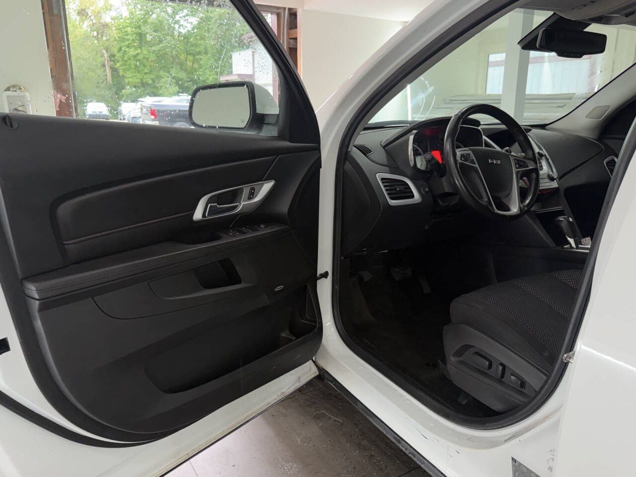 Used 2017 GMC Terrain SLE w/ Convenience Package AWD/4WD image 10