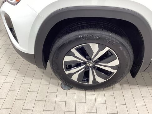 Used 2024 Volkswagen Atlas Cross Sport SE w/ Adventure Package AWD/4WD image 20
