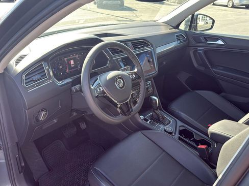 Used 2021 Volkswagen Tiguan SEL w/ 3rd Row Seat Package image 12