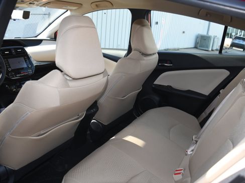 Certified 2020 Toyota Prius LE image 14