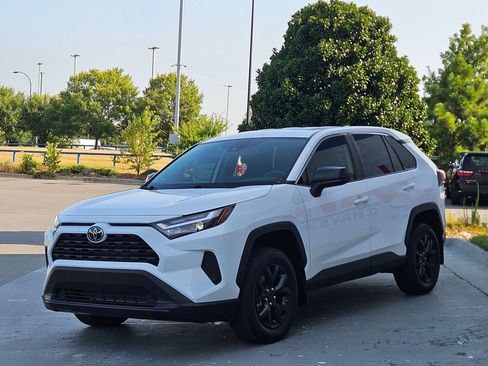 Used 2025 Toyota RAV4 LE FWD image 3