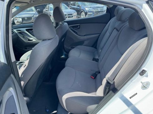 Used 2016 Hyundai Elantra SE image 11