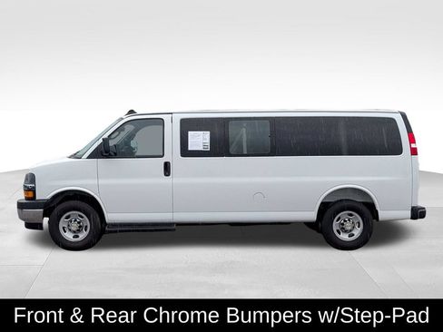 Used 2025 Chevrolet Express 3500 LT w/ LT Preferred Equipment Group RWD image 4