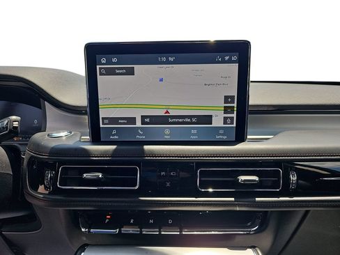 Used 2023 Lincoln Aviator AWD w/ Premium Package image 22