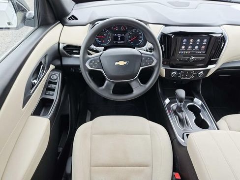 Used 2022 Chevrolet Traverse LS AWD/4WD image 7