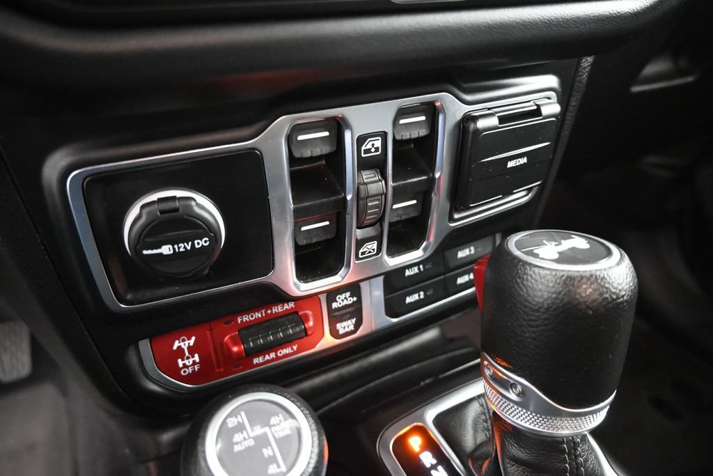 Used 2024 Jeep Wrangler Unlimited Rubicon 4xe w/ Technology Group AWD/4WD image 17