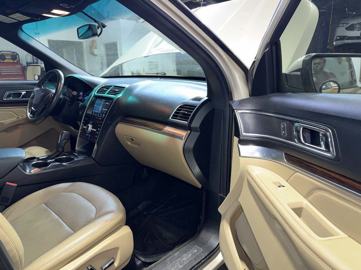 Used 2017 Ford Explorer Limited FWD image 32
