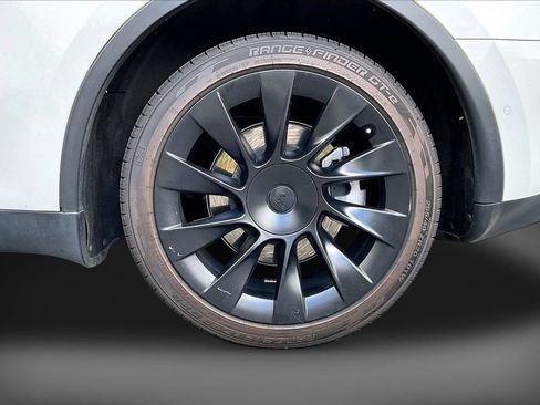 Used 2021 Tesla Model Y Long Range AWD/4WD image 35