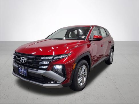 Used 2026 Hyundai Tucson SE AWD/4WD image 2