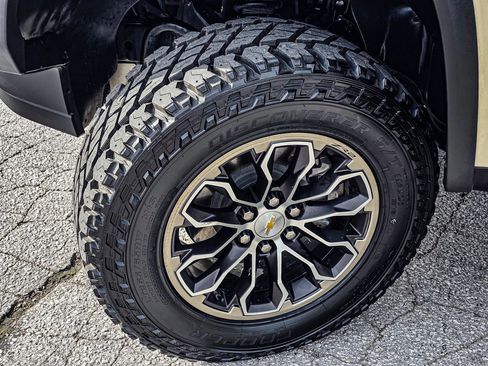 Certified 2022 Chevrolet Colorado ZR2 AWD/4WD image 13