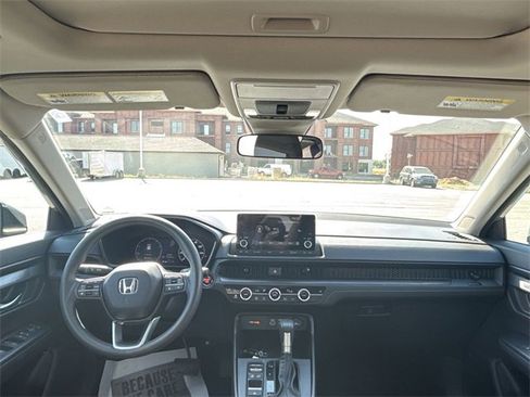 Used 2025 Honda CR-V EX image 27