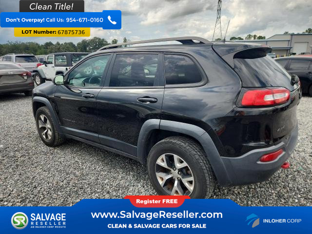 Used 2016 Jeep Cherokee Trailhawk w/ Comfort/Convenience Group AWD/4WD image 3
