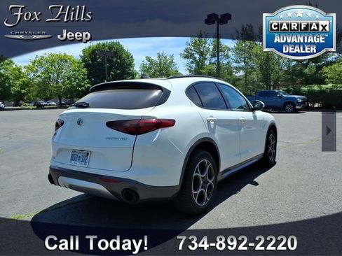 Used 2023 Alfa Romeo Stelvio Ti AWD/4WD image 9