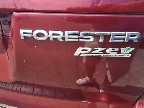 Used 2016 Subaru Forester 2.5i Premium AWD/4WD image 18